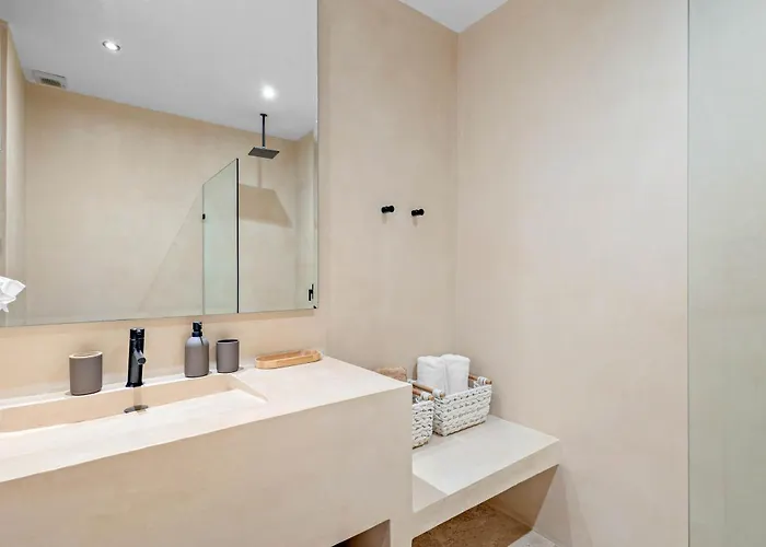 Apartment 5 Stars Luxury Retreat Rooftop Pool Whirlpool Tub *