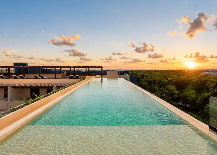 Apartment 5 Stars Luxury Retreat Rooftop Pool Whirlpool Tub *